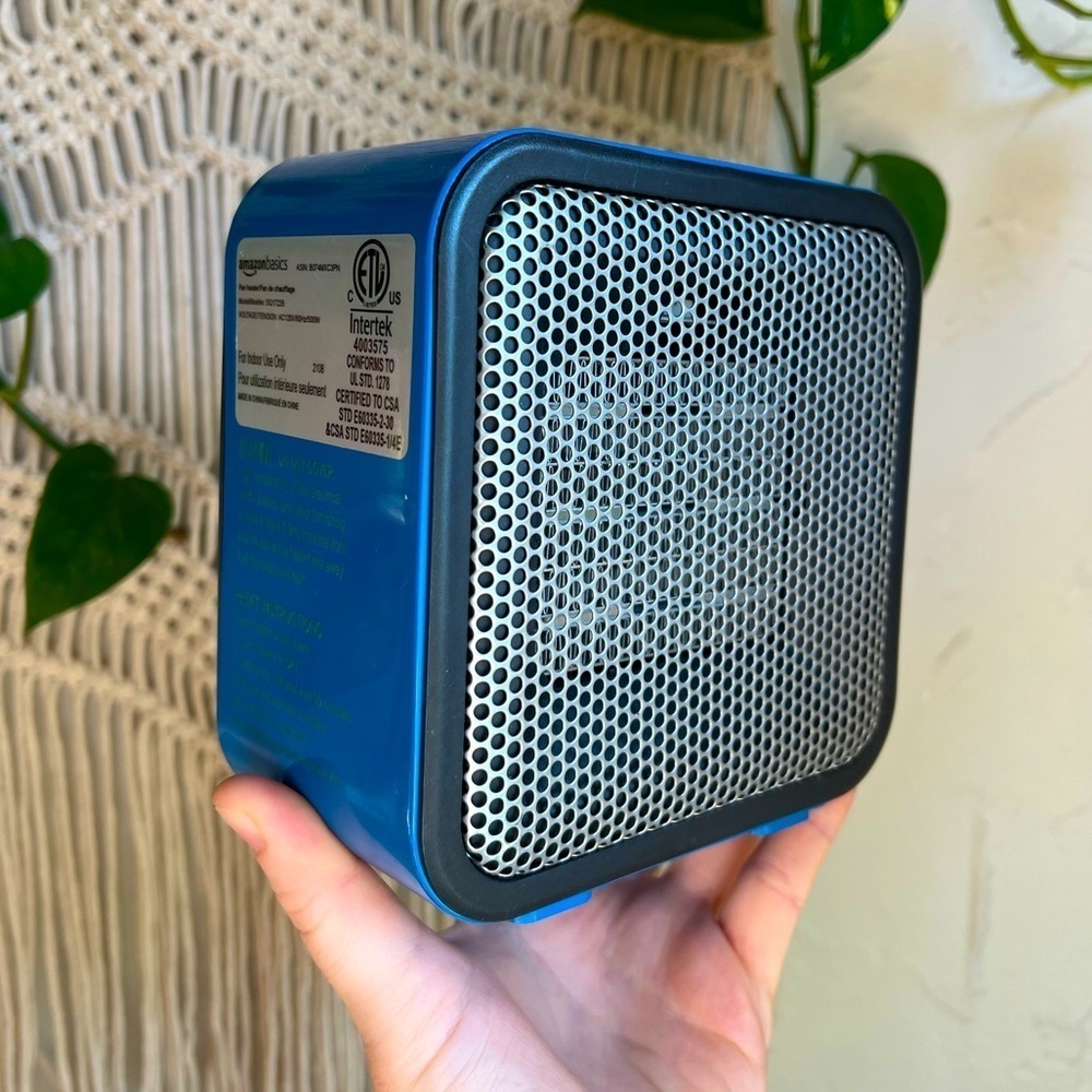 AmazonBasics Mini Space Heater – 500W Portable Fan Heater Compact Desk Room